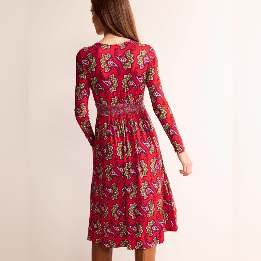 Boden Thea Long Sleeve Midi Dress
Red, Paisley Amaryllis Size US 8 - Picture 3 of 11